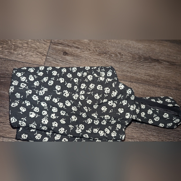 Dolce and Gabbana size small - Picture 7 of 9